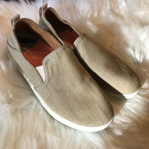 Olukai Haleiwa Olona Slip On Shoes Size: W5